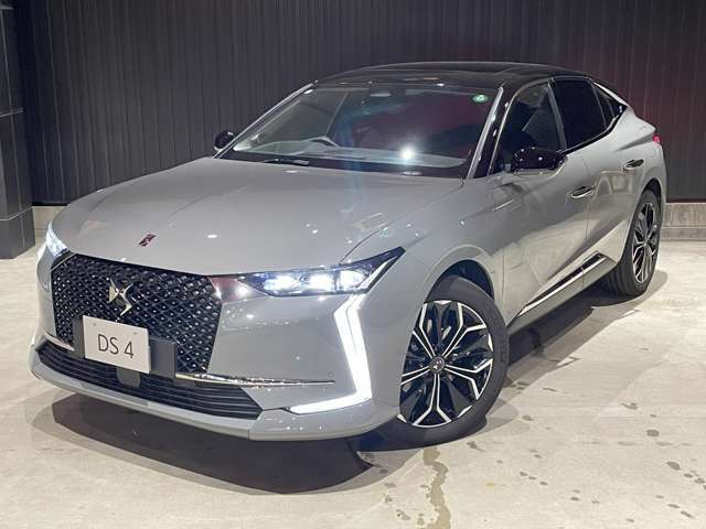 クルーズコントロールやアクティブセーフティブレーキを装備。自動追従による運転や、前方に障害物を検知した際に自動でブレーキがかかります。（動作範囲：5ー140km/h）