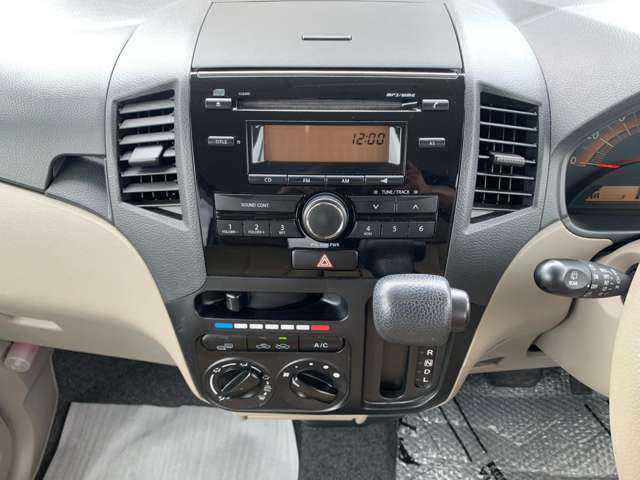 個性豊かなスタッフがお客様のご来店をお待ちしております。　女性の方、車に詳しくない方にも愛車選びをしっかりとサポート致します！！