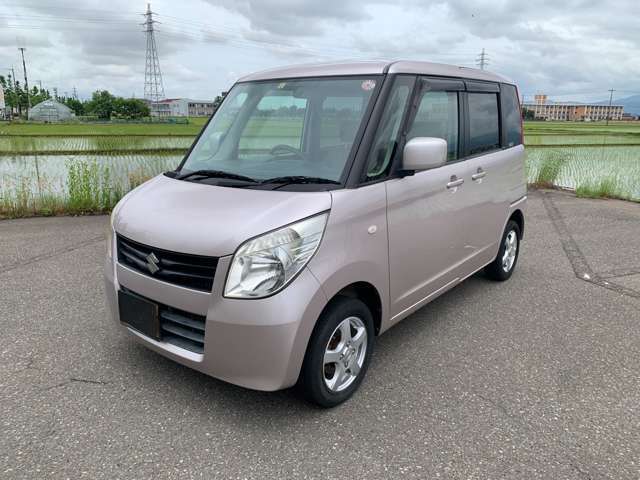 車両の品質管理は室内展示場を完備しておりますので、品質を保った状態の車両をご覧いただけます。