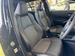 【ハーフレザーシート】を装備しており、車内の高級感がアップしております☆