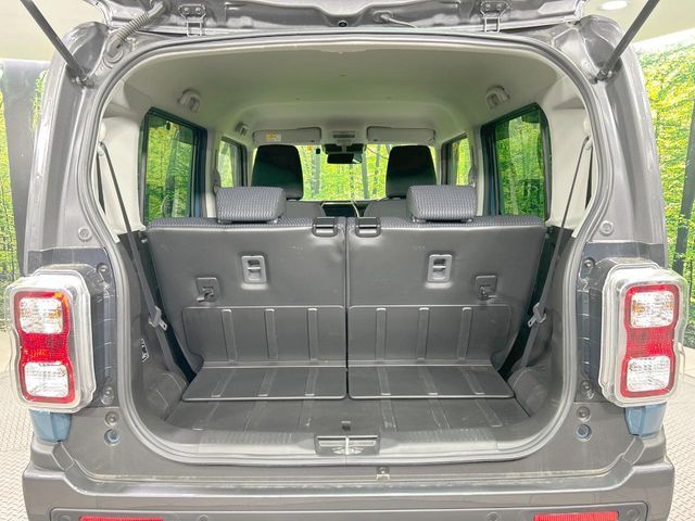 普段のお買い物や通勤、送迎等に十分な荷室スペースを確保しております。セカンドシートを倒すと、大きな荷物の積載も可能です♪
