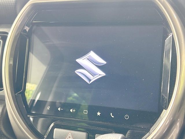 【メーカー純正9型ナビ】インテリアに溶け込むスタイリッシュな「専用設計」メーカーナビを装備♪視認性や操作性など基本性能にも優れ、より上質なカーライフをお楽しみいただけます。