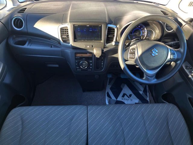 グループ総在庫数約30，000台！！全国の系列店からメーカー・車種問わずご紹介出来るので、あなたにピッタリのお車が見つかるはずです♪まずはお問い合わせ下さい☆