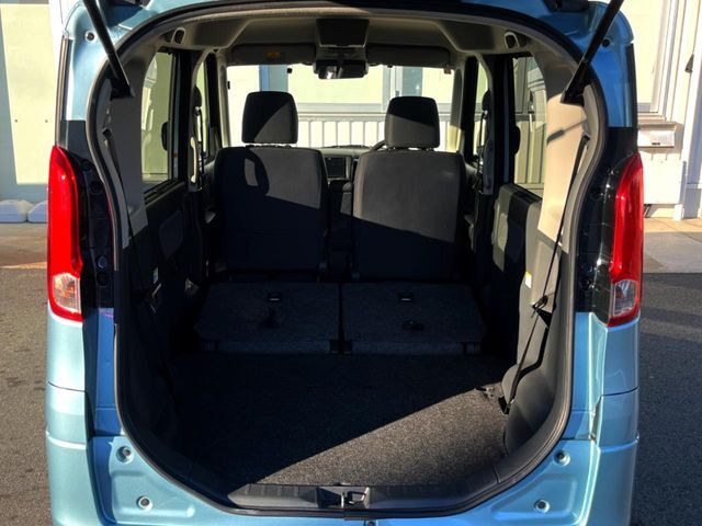普段のお買い物や通勤、送迎等に十分な荷室スペースを確保しております。セカンドシートを倒すと、大きな荷物の積載も可能です♪