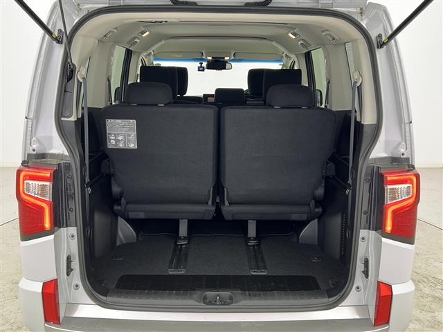 【トランク】積み込みやすくて、たっぷり積める荷室です。シートアレンジできるものは、乗車人数と荷物の量や大きさによってシートを動かすことができるので、より快適なドライブが可能です！