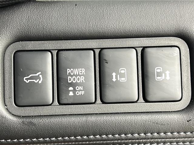 【両側電動スライドドア】小さなお子さまでもボタン一つで乗り降りラクラクです！両手に荷物を抱えている状態でもボタンを押せば自動で開閉するので、お買い物やお出かけの際にはとっても重宝します！