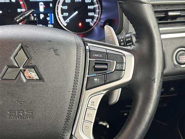 【レーダークルーズコントロール（ACC）［全車速追従機能付］】設定した車速を上限に、先行車の加減速に合わせて車間を保ちます！機能には限界があるためご注意ください。