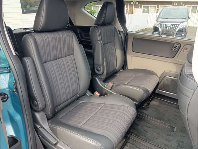 高速道路にて試乗走行を行い、THIRTY規定をクリアした車両のみの展示を徹底しています。