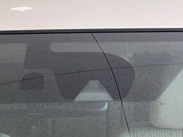 【エマージェンシーブレーキ】走行中に前方の車両等を認識し、衝突しそうな時は警報とブレーキで衝突回避と被害軽減をアシスト。より安全にドライブをお楽しみいただけます。