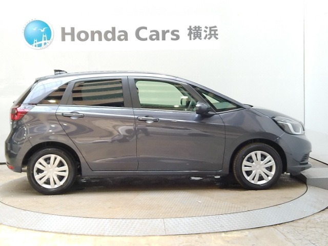 全長399cm、幅169cm、高さ154cmのお車になります。