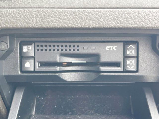 【ETC】高速道路の料金所をストレスなく通過！話題のスポットやサービスエリアに多い「スマートIC」利用時は必須のアイテムです。当店でセットアップを実施、ご納車当日からすぐにご利用いただけます！