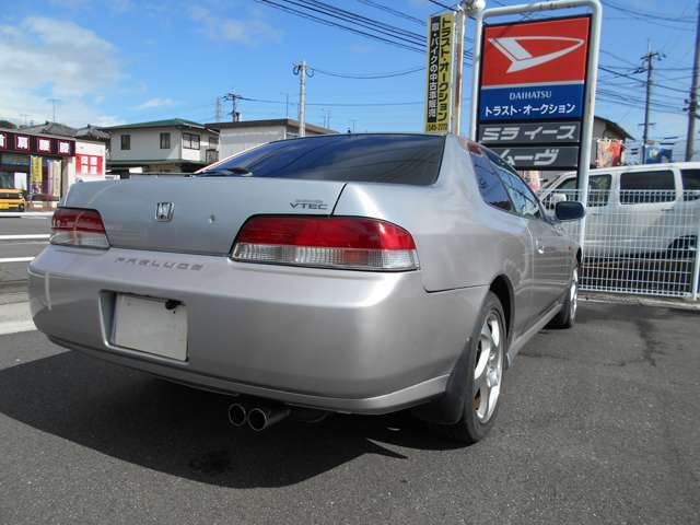 フルオリジナルの車両はそれだけで価値がありますリア三面はプロにフィルムを施工してもらっていて綺麗に貼っています