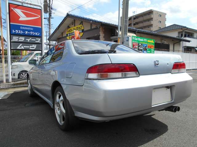 フルオリジナルの車両はそれだけで価値がありますリア三面はプロにフィルムを施工してもらっていて綺麗に貼っています