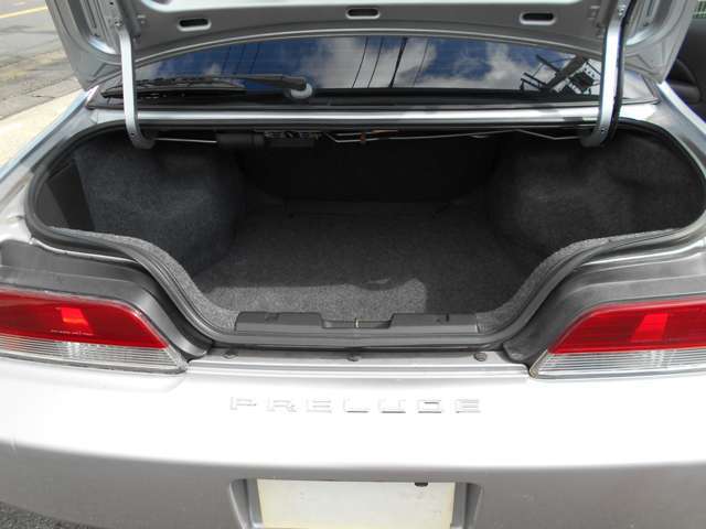 綺麗なリアトランクになります　大事にされていた事が伺えます