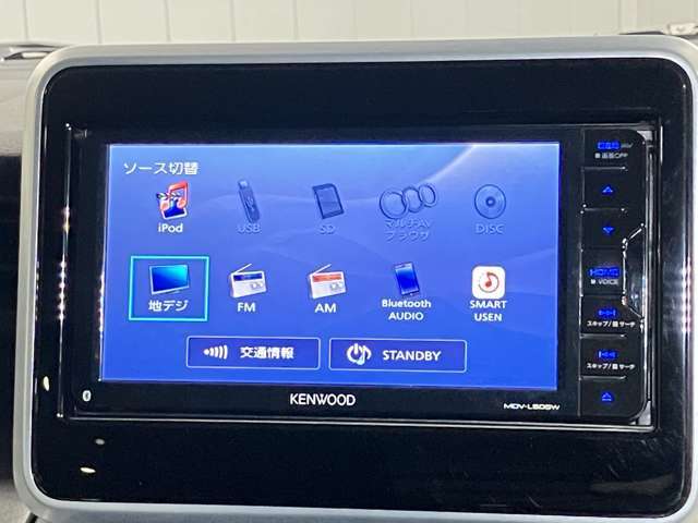 DVD再生機能やBlutoothオーディオ・ipodなど接続出来ますので楽しくドライブが出来ます！！