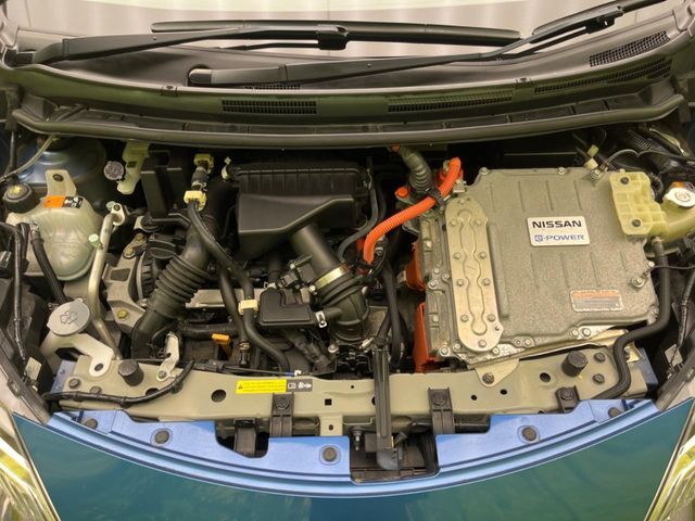 親切・丁寧な専門メカニックスタッフが応対！・車検・点検整備・事故等の修理などアフターサービスも安心。お車のカスタマイズもネクステージのサービススタッフまでご相談ください！