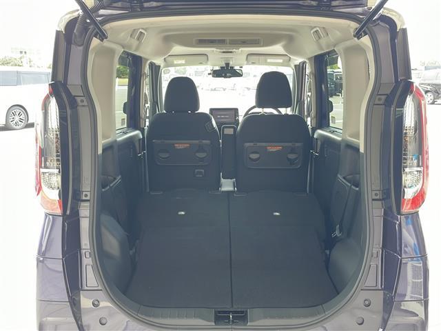【シートアレンジ】乗せる人数、荷物によってシートアレンジは自由自在です！軽い力でシートを動かせます。開口部は低く、重い荷物もラクに積み下ろしできます。