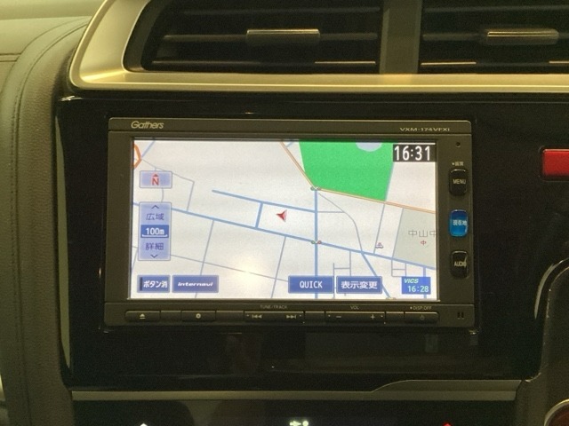 ナビゲーションはフルセグTV対応のGathers純正メモリーナビを搭載しています。Bluetoothオーディオ機能がありますので、スマートフォンなどの音楽も再生できます。