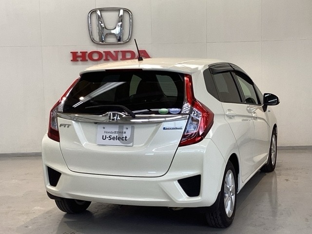 【Honda認定中古車 U-Select】　は3つの安心をお約束します。　1　Hondaのプロが整備した安心。 2　第三者機関がチェックした安心。　3　購入後もHondaが保証する安心。