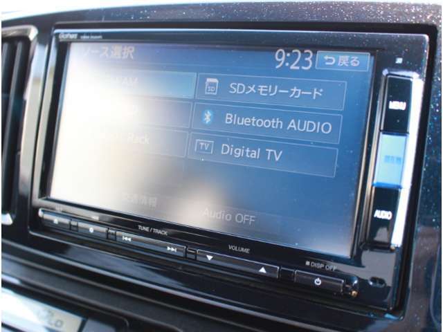 オーディオ装備はCD、DVD、Bluetooth、フルセグ、ミュージックラックなど充実しております！