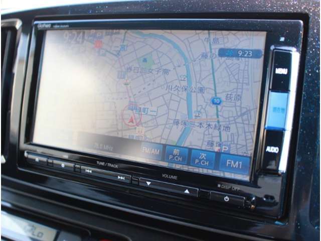 純正ナビVXM-152VFi搭載車！！ナビ起動までの時間と地図検索する速度が魅力で、初めての道でも安心・快適なドライブをサポートします！！