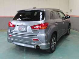 プライバシーガラスで強い日差しもカット■暑い夏の日でもエアコンが良く効き、大切なお荷物も外から見えにくいです★