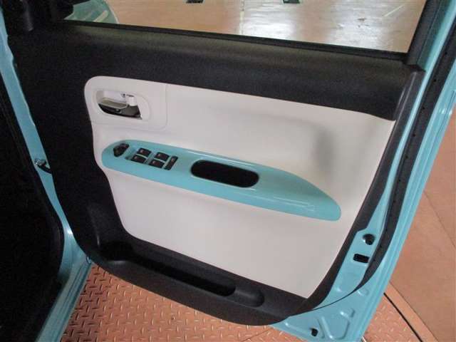 ドア内側のデザインもいい感じ！