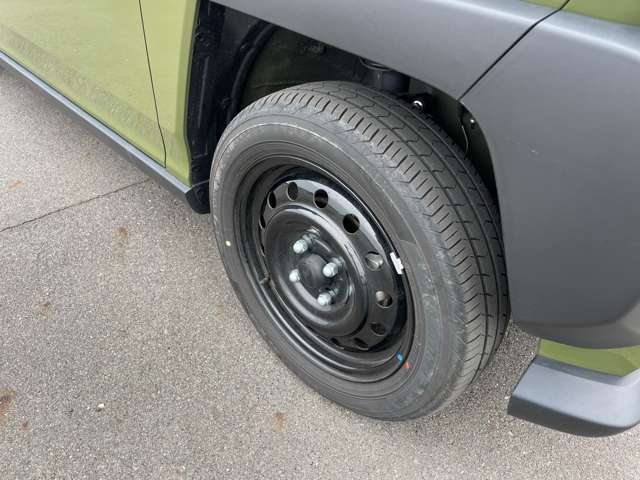 ☆お車についた傷やヘコミ、事故の修理もハヤシにお任せください。自社鈑金工場で修理ができますの安心です☆