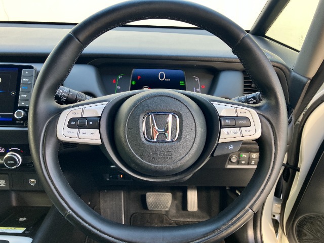 ACC、LKAS、ステアリングヒーター、本革巻きステアリング