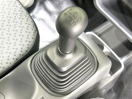 【フロア5速MT】5速MT！！自在な走行をお楽しみいただけます♪