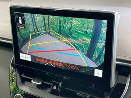 【バックカメラ】駐車時に後方がリアルタイム映像で確認できます。大型商業施設や立体駐車場での駐車時や、夜間のバック時に大活躍！運転スキルに関わらず、今や必須となった装備のひとつです！
