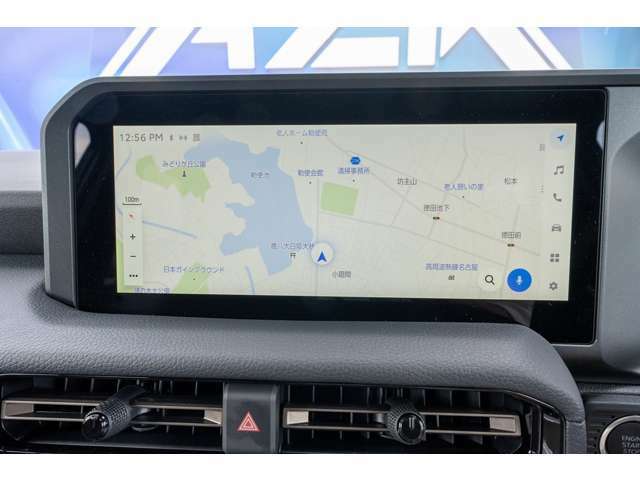12.1インチのディスプレイオーディオで非常に操作性の良い仕上がりとなっております！エアコンの操作や各所設定の操作も出来ますのでしっかりとご説明させて頂きます！