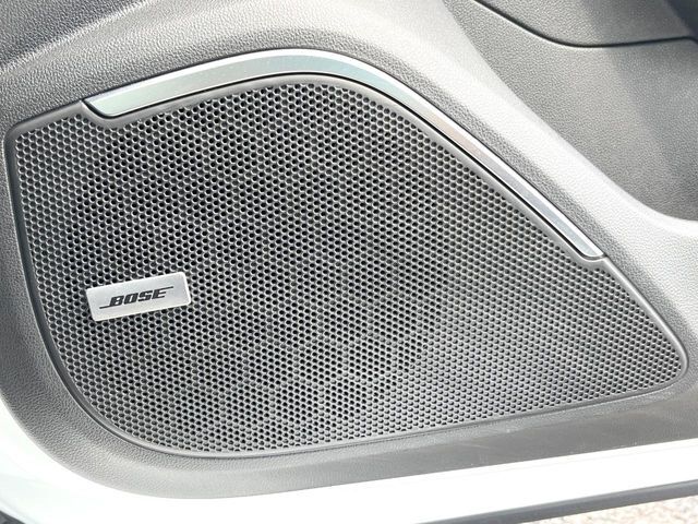 ●BOSEサラウンドシステム：モデル毎に最適な調整が施された、人気のサウンドシステムです。通常のスピーカーと比較しても音の広がりが感じられます。是非ご来店の上ご体感ください。