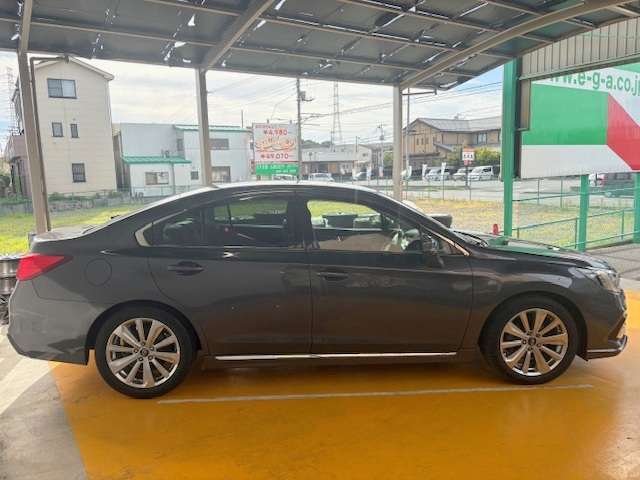自動衝突被害軽減ブレーキ・レーンキープアシスト搭載車です！お気軽にお問い合わせ下さい！