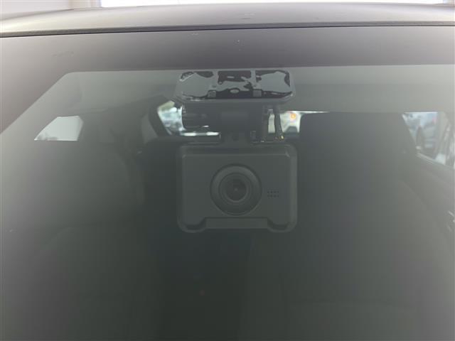 【ドライブレコーダー】映像・音声などの運転中の記録を残します。事故などを起こした起こされた時の証拠になりえますので、もしも時でも安心ですね。