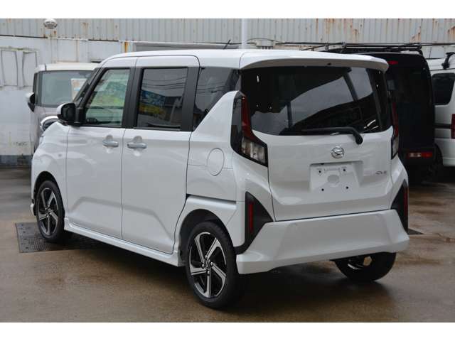 他各色、他グレードも新車専門店カーズカフェHPにて、ぜひご覧ください。ご注文ご契約、ローン事前審査、ご納車の流れや納期などはカーズカフェHPよりお問い合わせお電話等で、ご確認ください。
