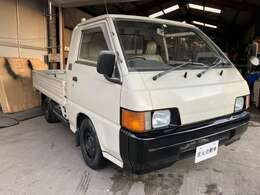 傷などはあります。外装内装は現状渡しになりますのでぜひ、現車確認にいらしてください。