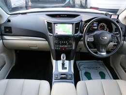 スッキリとしたらしいレガシィWらしいデザインのダッシュ回り！フロントビューの視認性もよく運転しやすいと思います★