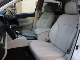 ベージュ色革シート装備★内装ももちろんクリーンナップ済みですので気持ちよくお使いいただければと思います！