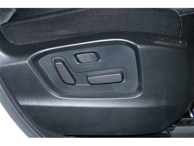 パワーシートとは、シートの内部にモーターが内蔵されていて、電動でシートの位置が調整できるものです。