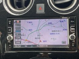 【純正ナビ】人気の純正ナビを装備しております。ナビの使いやすさはもちろん、オーディオ機能も充実！キャンプや旅行はもちろん、通勤や買い物など普段のドライブも楽しくなるはず♪