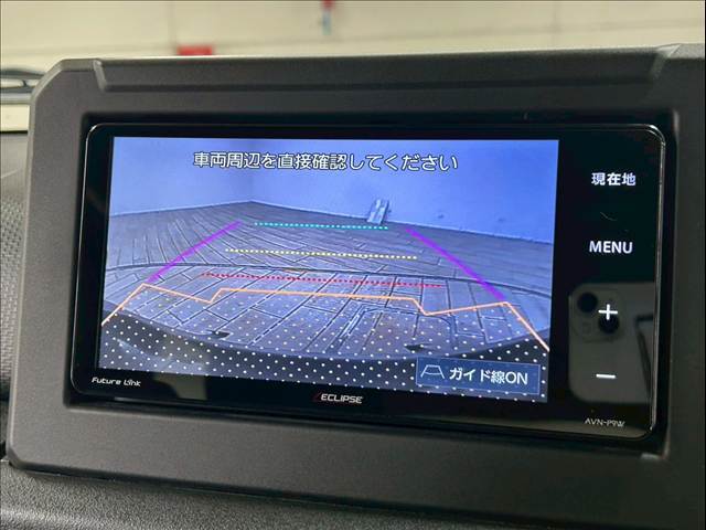 バックカメラ搭載。駐車時も安心です。