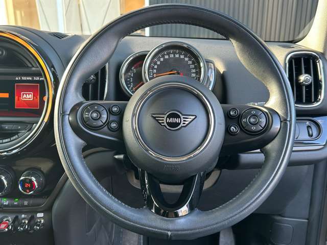 ワールドプレミアムカーをお探しになられている方に、貴方の大切な1台をお届けします。こだわりの在庫車両の中から、新しい愛車をお選び下さい。TEL　092ー962ー9051　担当：片野