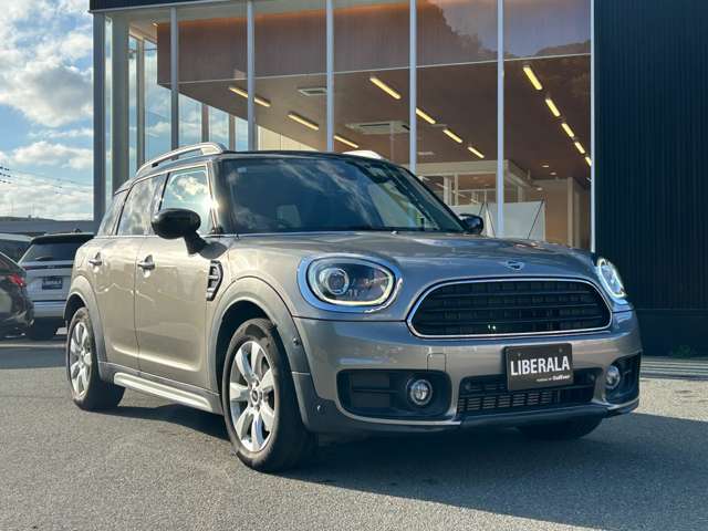 店頭販売もしておりますので、先に在庫が無くなってしまうこともございます。気になる車はまずはお問い合わせください！