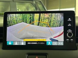 【バックカメラ】駐車時に後方がリアルタイム映像で確認できます。大型商業施設や立体駐車場での駐車時や、夜間のバック時に大活躍！運転スキルに関わらず、今や必須となった装備のひとつです！