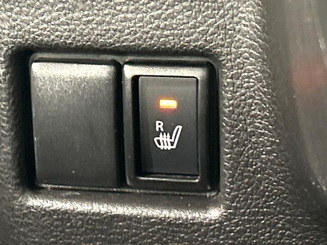 【シートヒーター】寒い日に重宝するシートヒーター！エアコンより早く温まってくれるので寒がりの人も安心ですね♪エアコンの温風は乾燥するから苦手、という方にもをおすすめです。