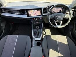 ●【認定中古車】Audi専門のテクニシャンが、100項目にもおよぶ精密な点検を実施。すべてをクリアしたAudi車のみが対象となります。