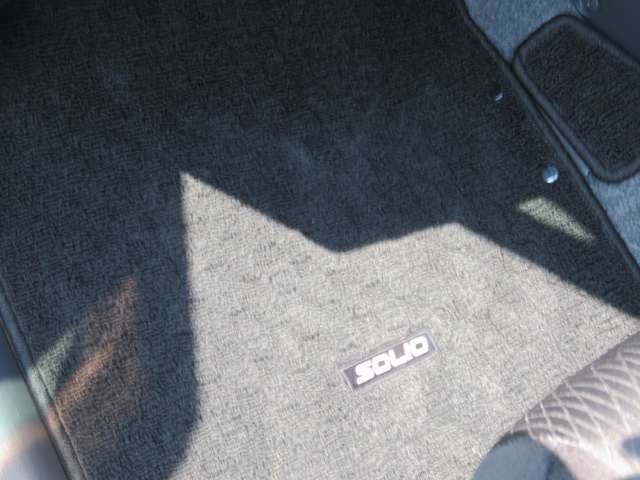 純正フロアーマット装備！！