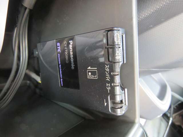 ☆ETC装備なので割引特典も受けられるのはもちろん雨の日や寒い日など料金所でわざわざ窓を開けなくても大丈夫♪小銭の用意も心配なくキャッシュレスでスピーディーに通過出来るので高速運転も快適です！