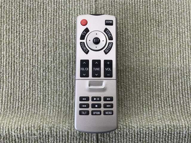 後席モニター用リモコンです。